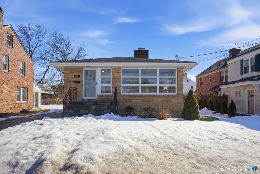 Photo of 1719 Asylum Avenue, West Hartford, CT 06117 (MLS # 24157475)