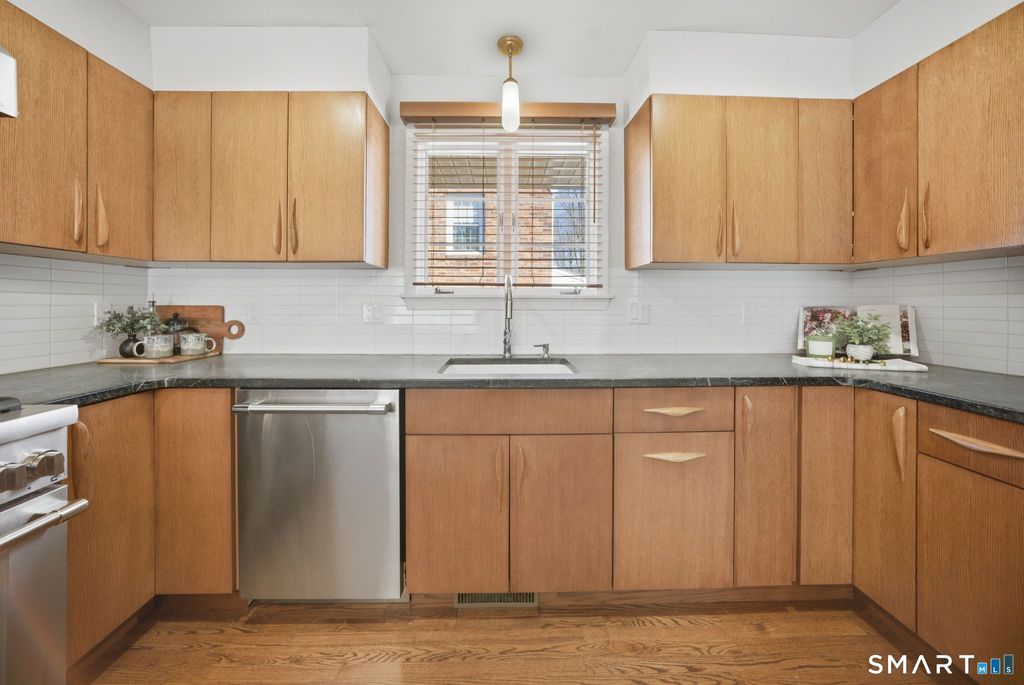 Photo of 1719 Asylum Avenue, West Hartford, CT 06117 (MLS # 24157475)