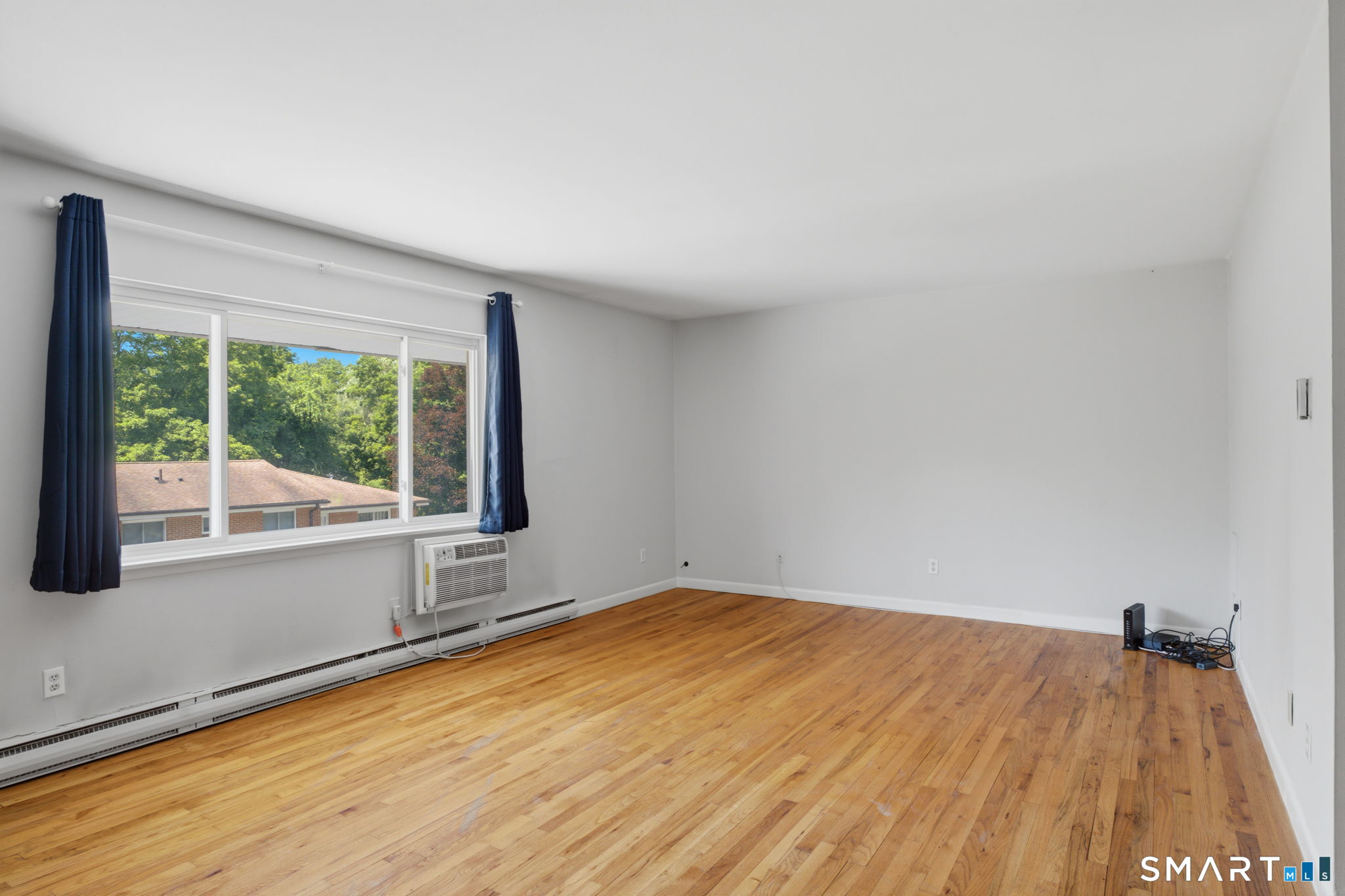 1660 Farmington Avenue 12
