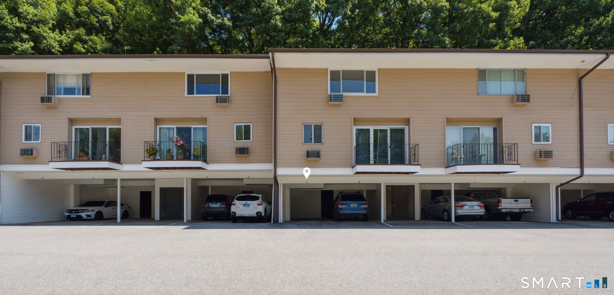 1660 Farmington Avenue 12
