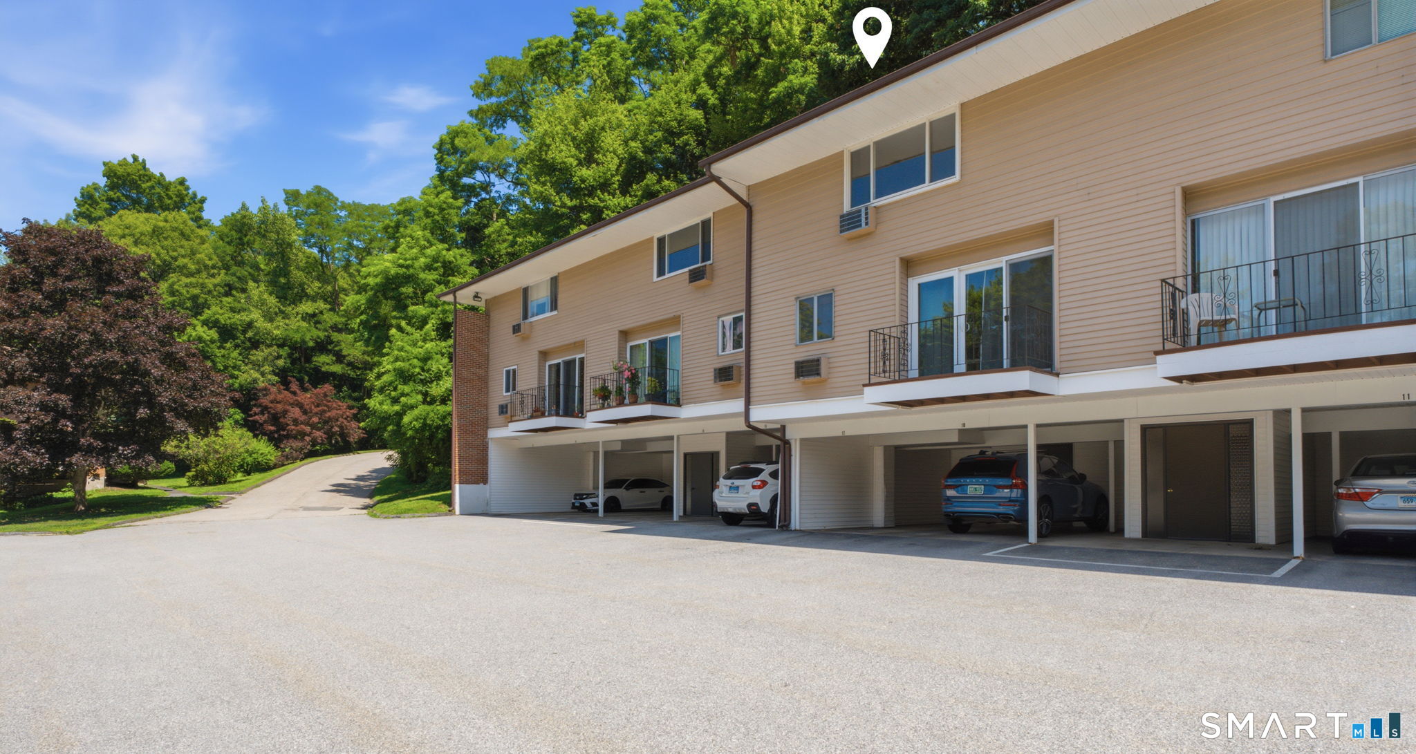 1660 Farmington Avenue 12