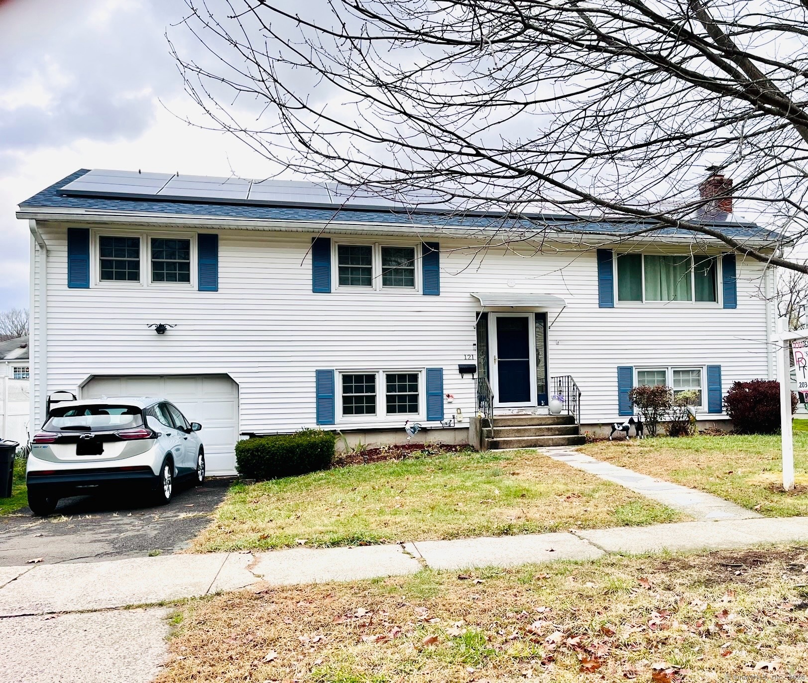 Property for Sale at 121 Judwin Avenue, New Haven, Connecticut - Bedrooms: 4 
Bathrooms: 3 
Rooms: 8  - $339,900