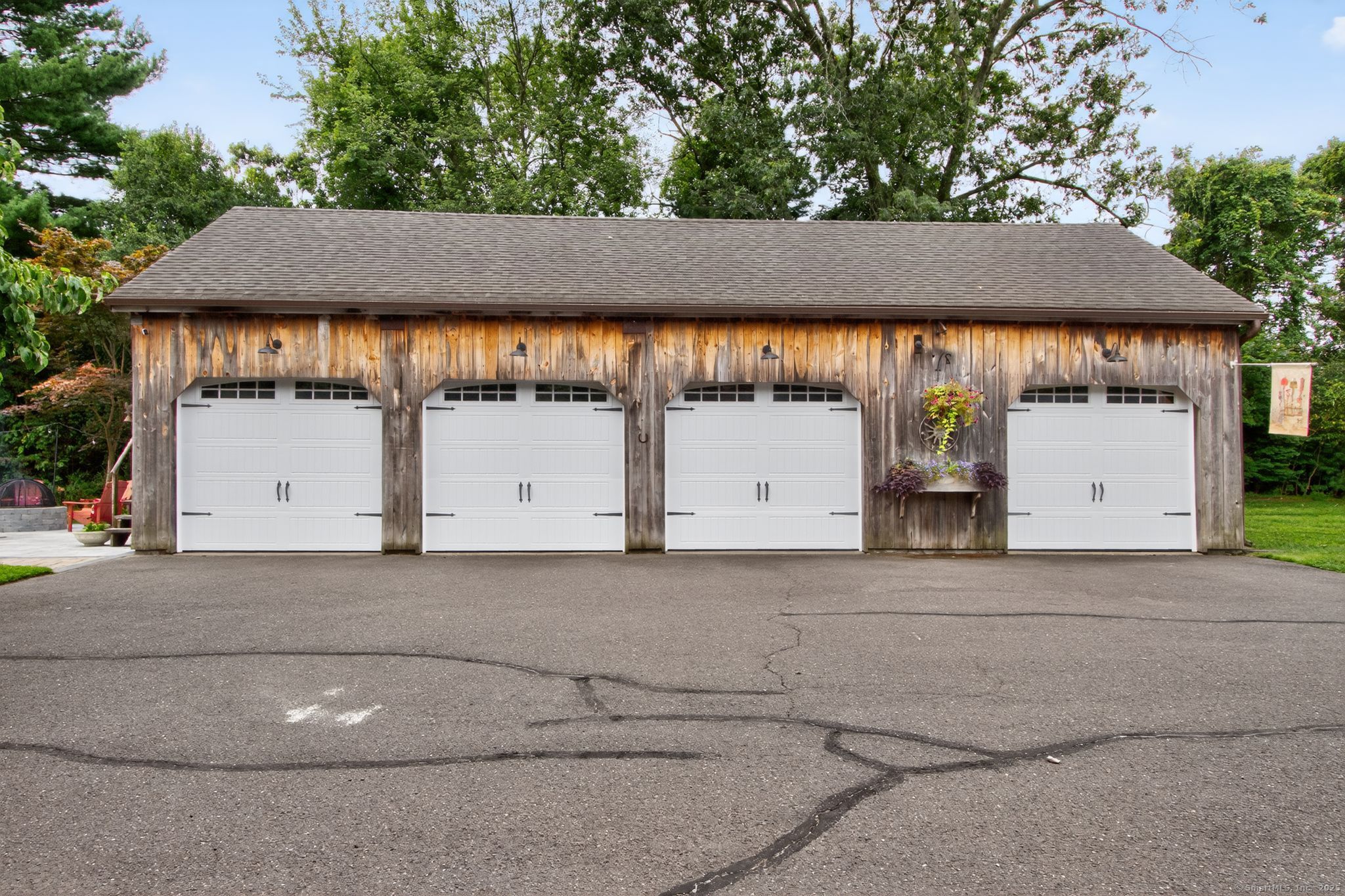 10 Woodland Hollow Street