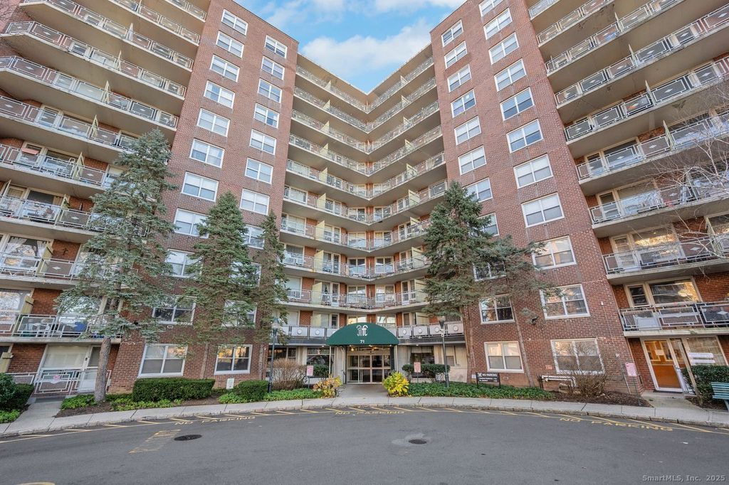 Photo of 71 Strawberry Hill Avenue #APT 118, Stamford, CT 06902 (MLS # 24141473)