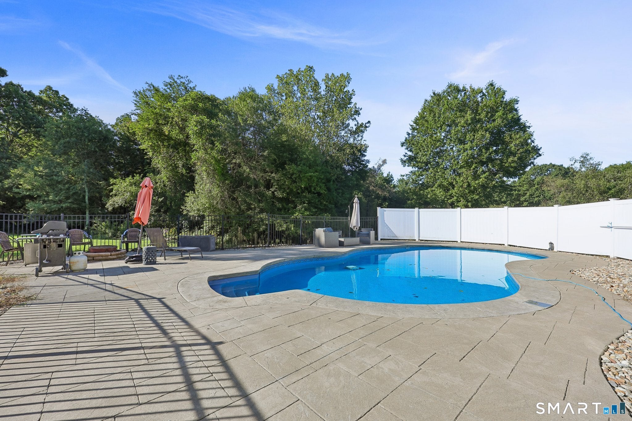 8 Birchview Drive