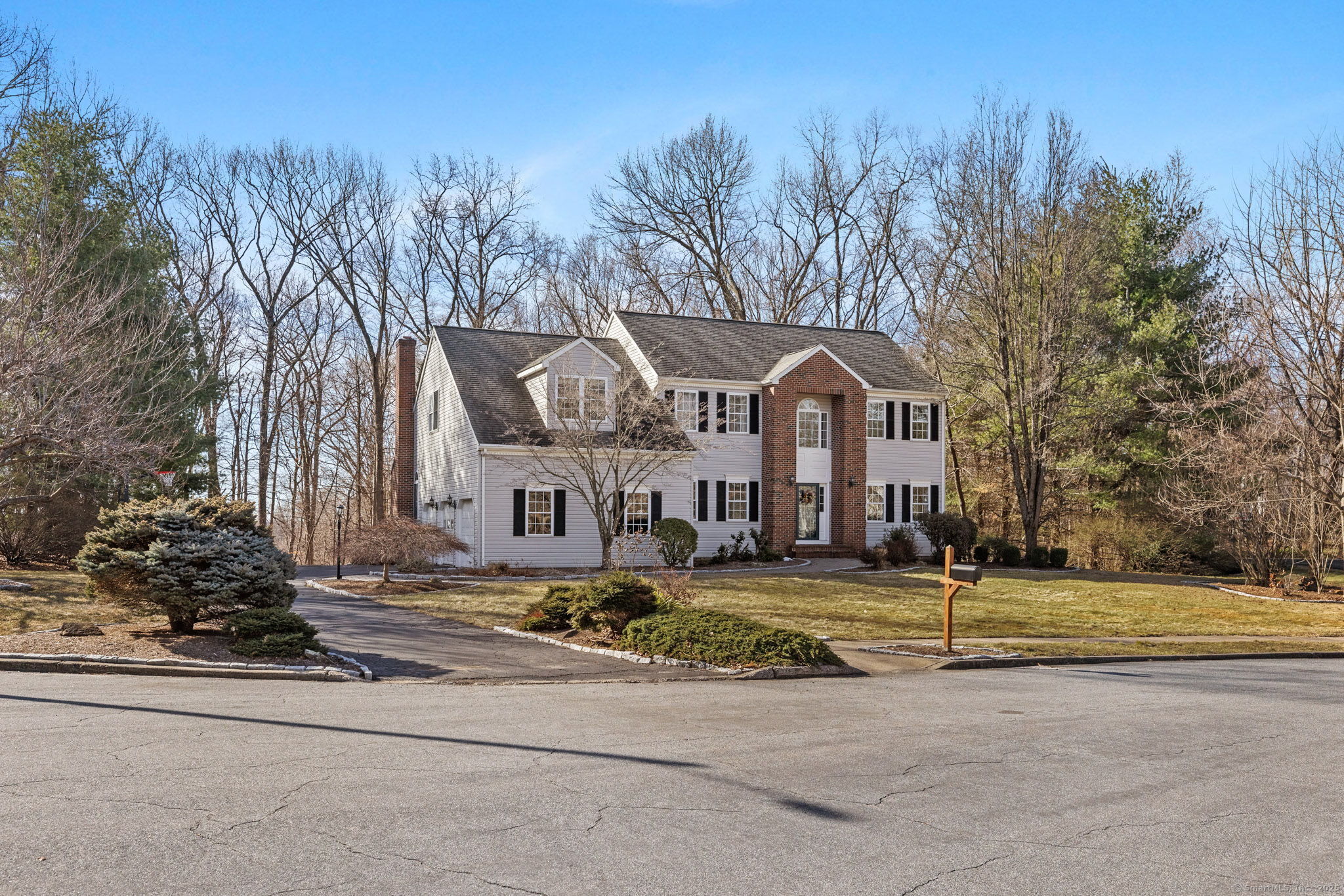 33 Roxbury Court, Cheshire, Connecticut image 2