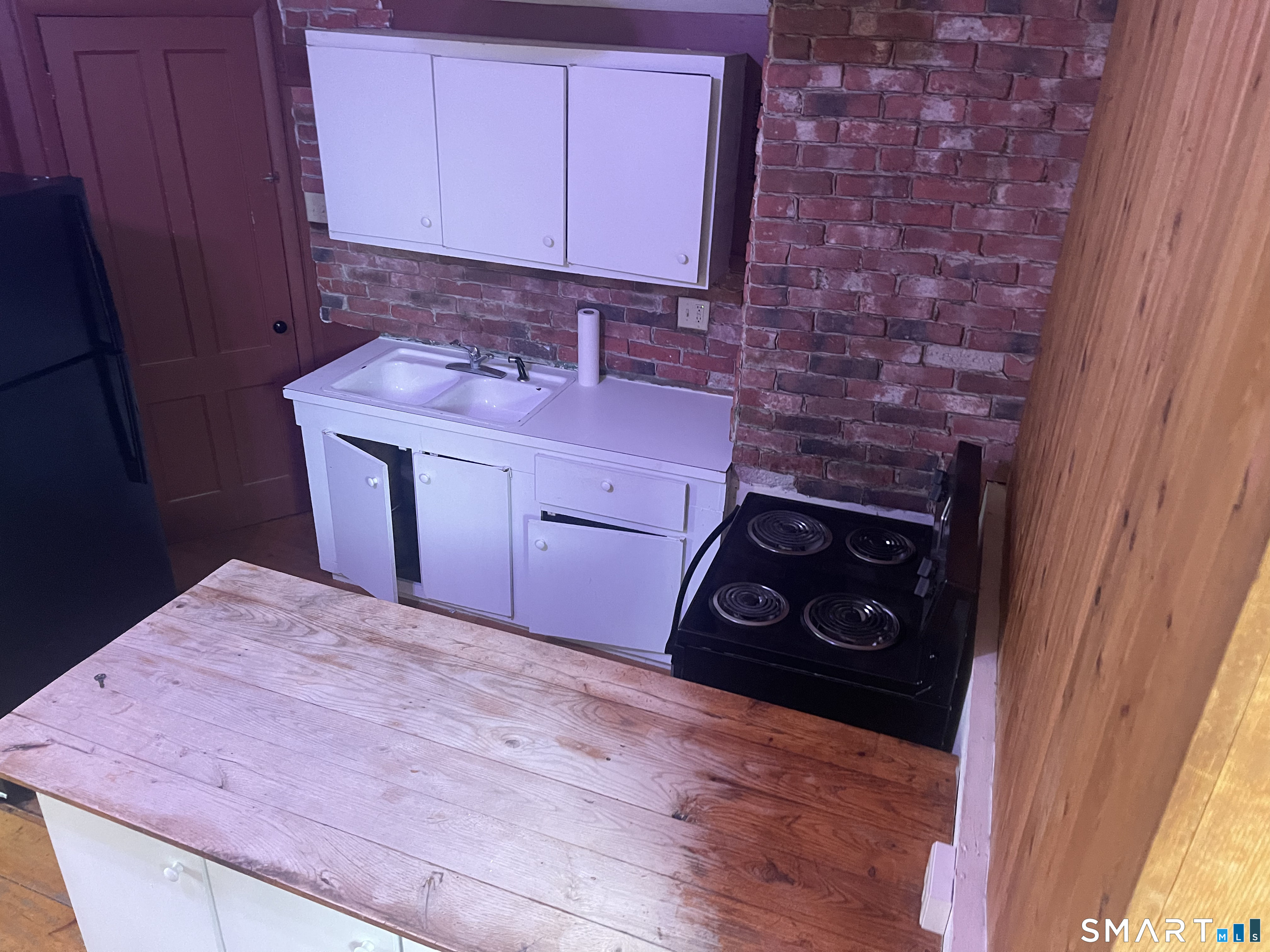 1633 Main Street North