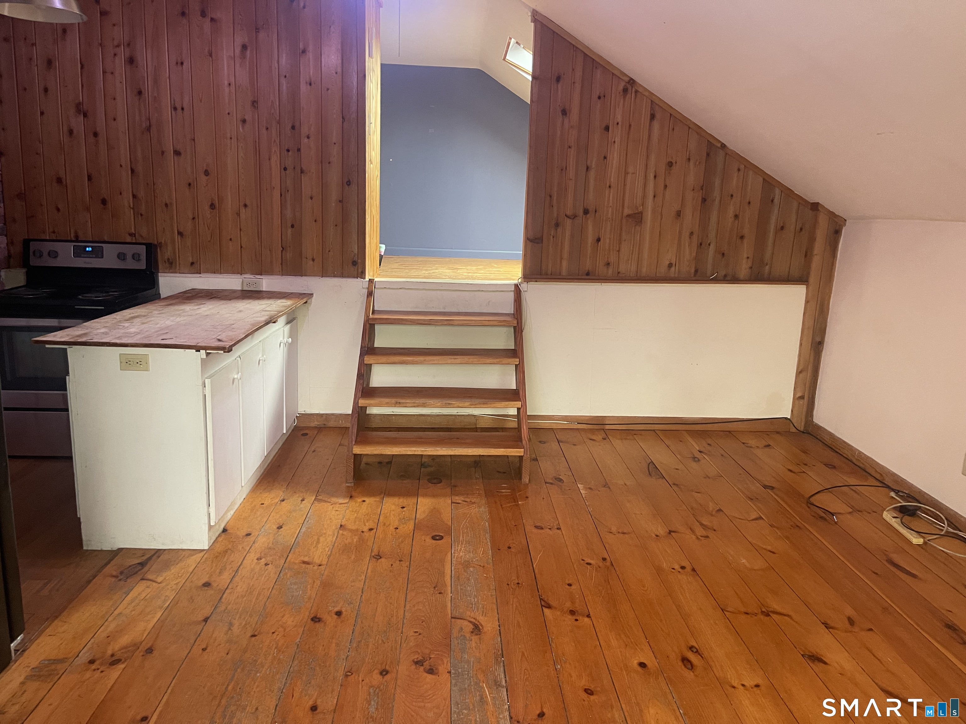 1633 Main Street North