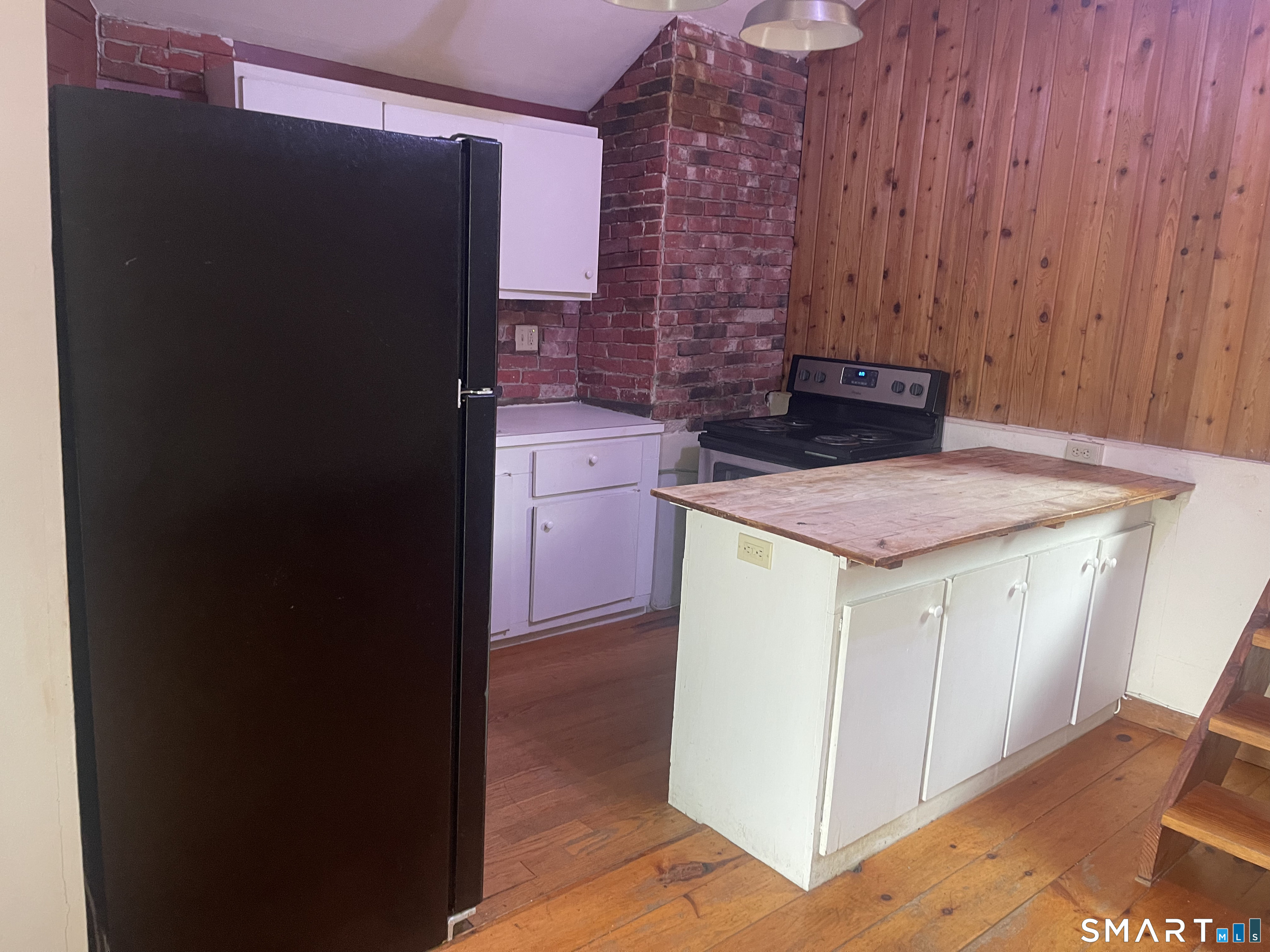 1633 Main Street North