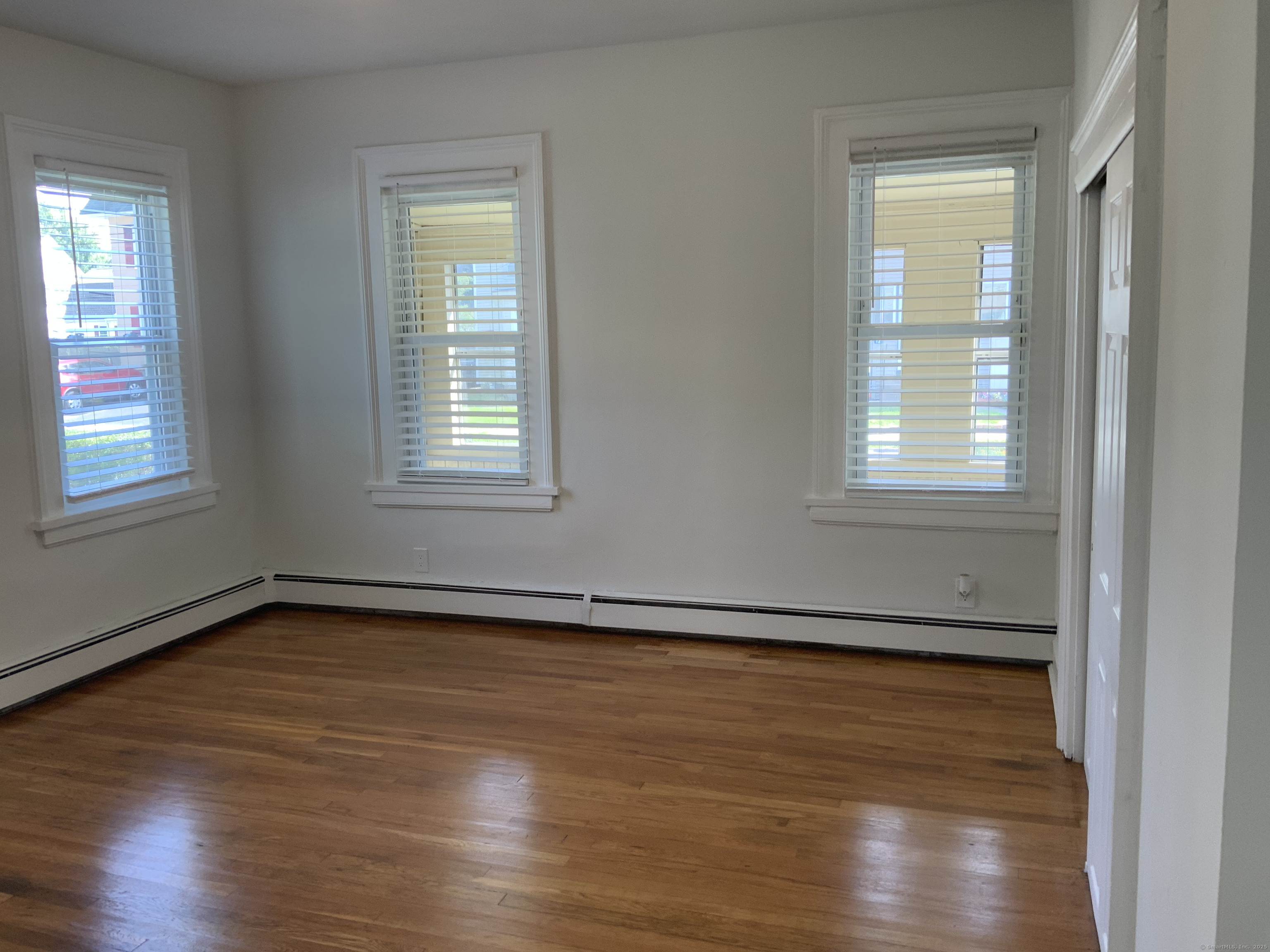 East Hartford, Connecticut 06108, United States, 2 Bedrooms Bedrooms, ,1 BathroomBathrooms,Residential,Active,212641