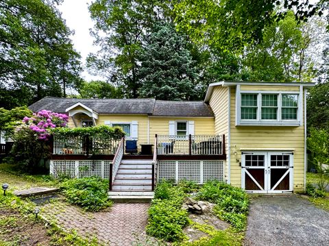 16 Flak Lane New Fairfield CT 06812