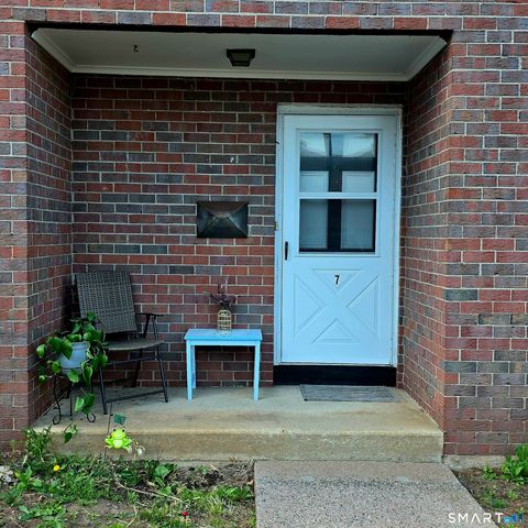 Photo of 7 Sharon Lane #7, Wethersfield, CT 06109 (MLS # 24172780)
