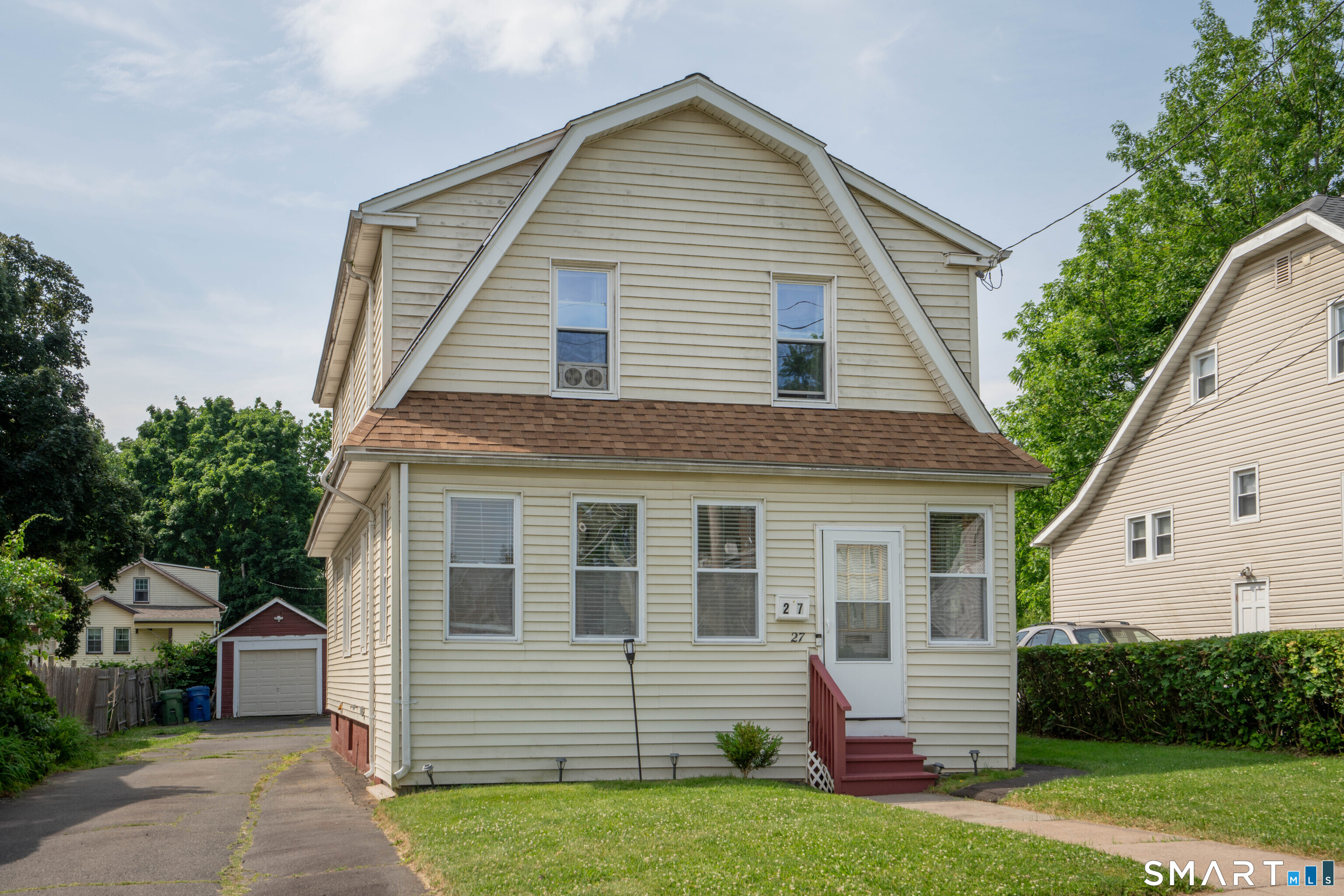 27 Rosemont Avenue