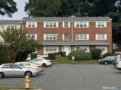 Condo For Sale - 50 Greenhouse Road #58B<br/> Bridgeport, CT 06606