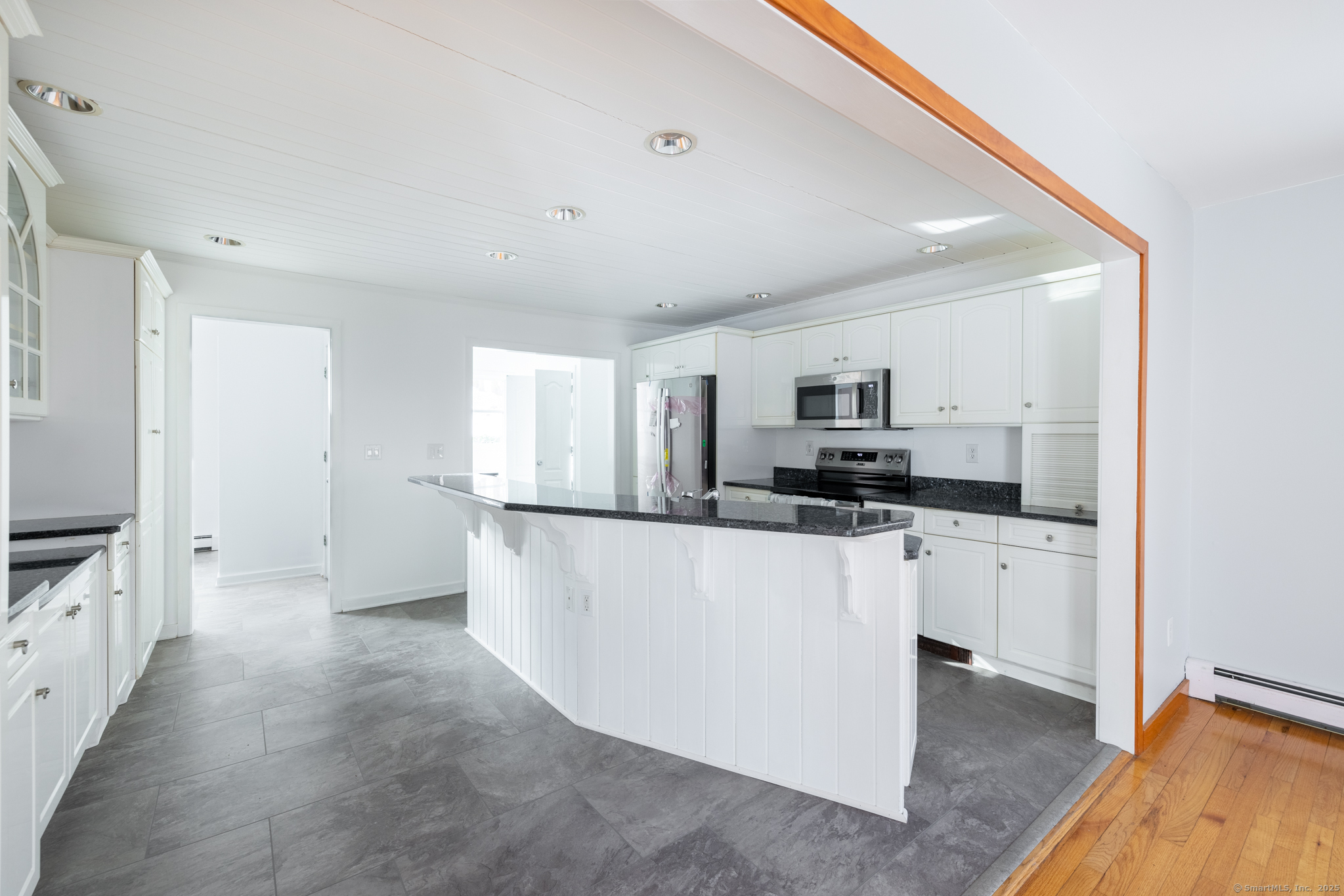 8 Pebble Lane, New Milford, Connecticut image 3