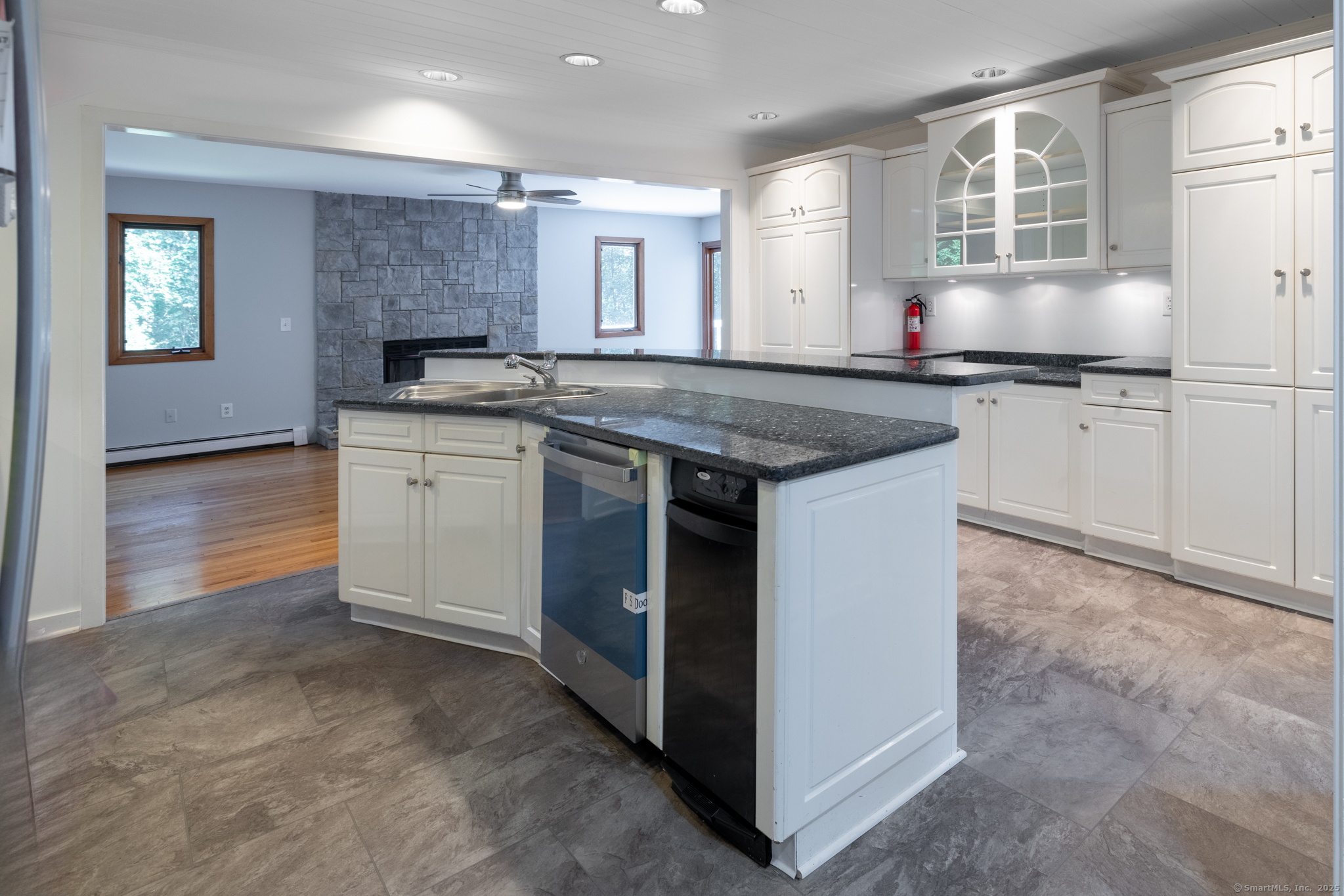 8 Pebble Lane, New Milford, Connecticut image 4