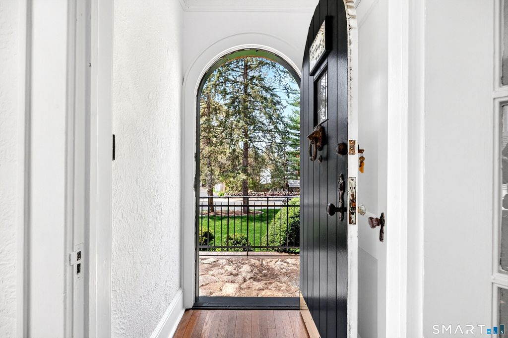 Photo of 83 Hoyt Street, Darien, CT 06820 (MLS # 24166371)