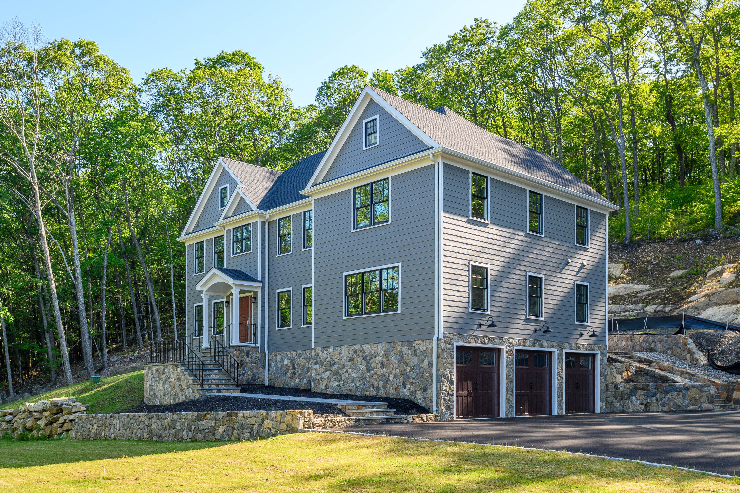 Property for Sale at Ives Court, Ridgefield, Connecticut - Bedrooms: 4 
Bathrooms: 5 
Rooms: 9  - $1,595,000