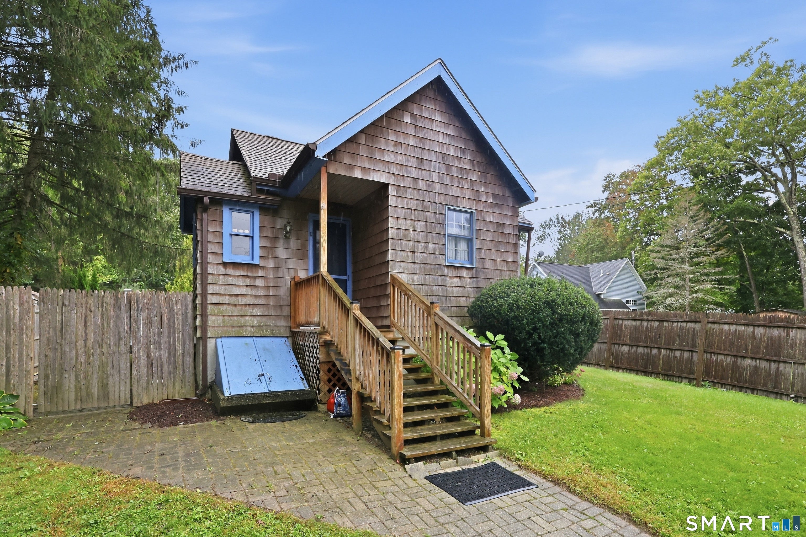16 Pond Road