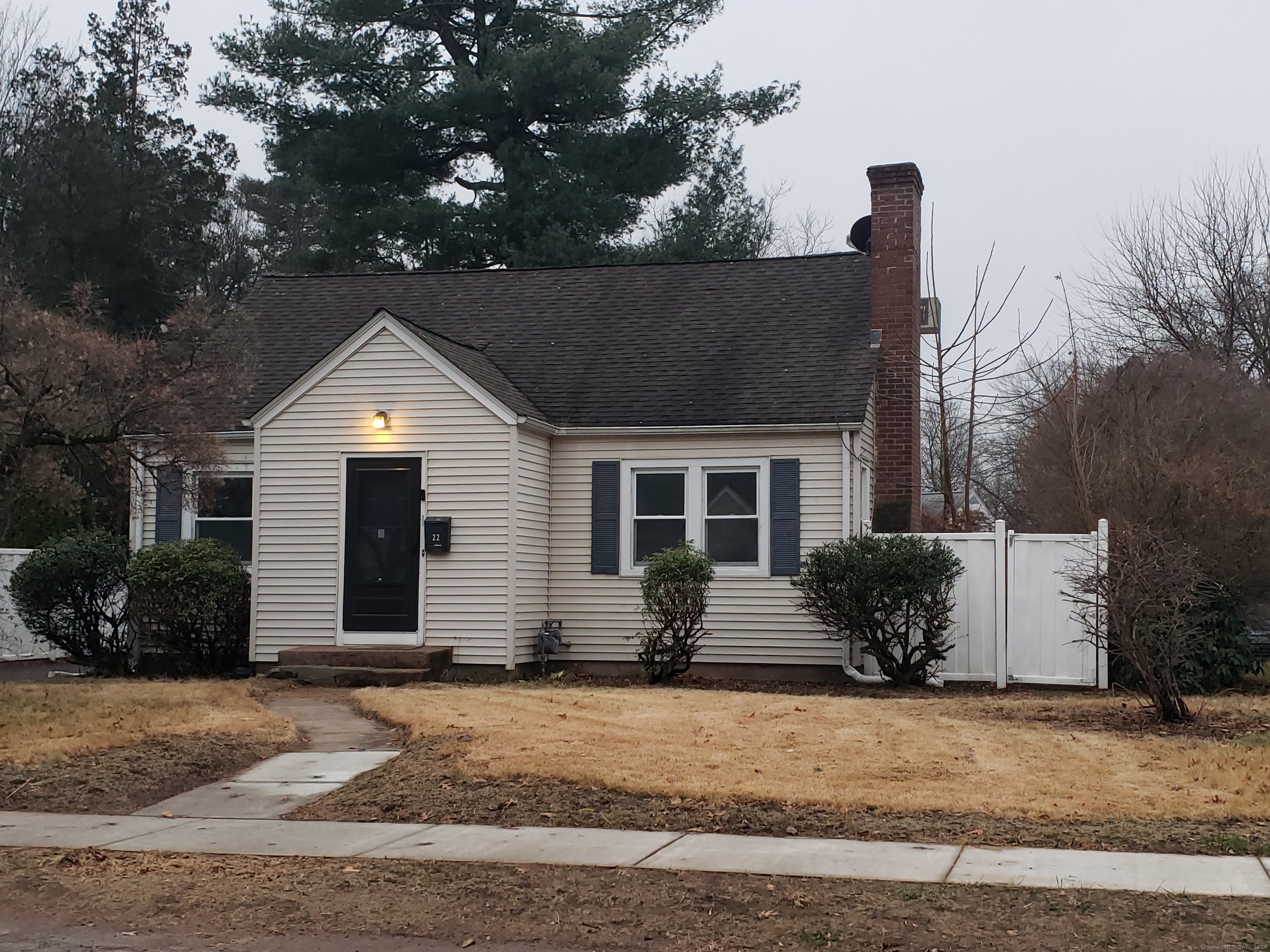 Property for Sale at 22 Chester Drive, Manchester, Connecticut - Bedrooms: 3 
Bathrooms: 2 
Rooms: 7  - $289,900