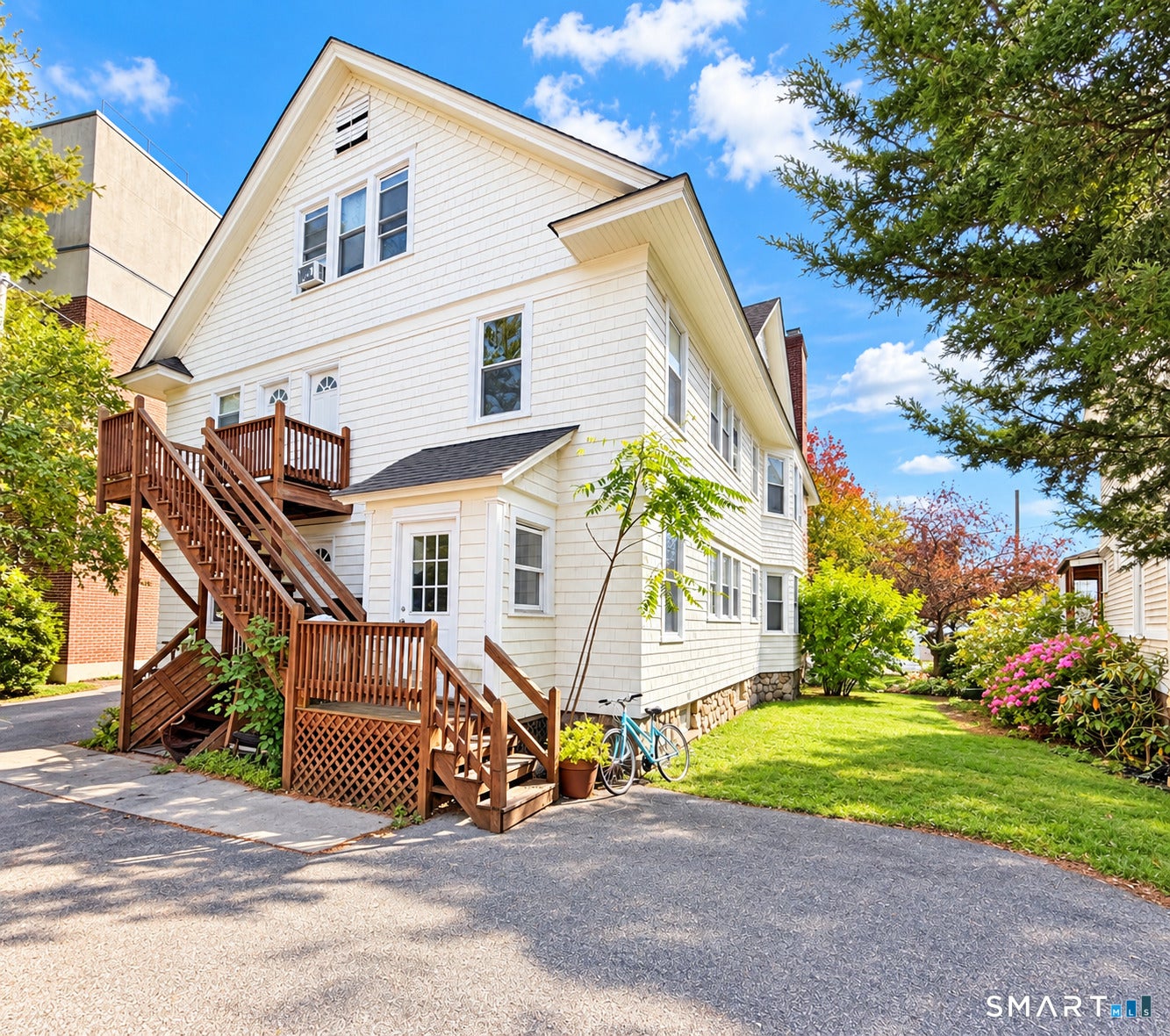 52 Hoyt Street