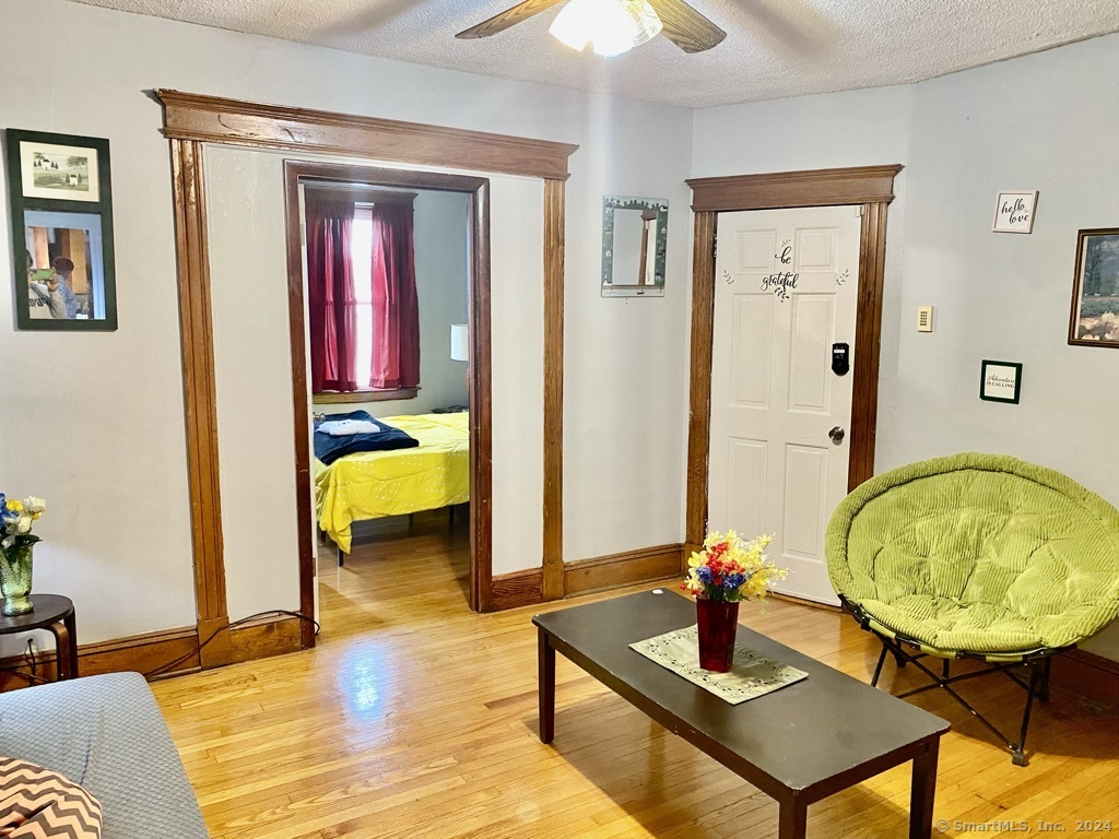 Rental Property at 49 Brownell Avenue, Hartford, Connecticut - Bedrooms: 3 
Bathrooms: 1 
Rooms: 5  - $1,600 MO.