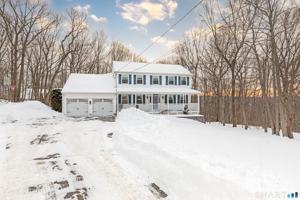 Photo of 52 Traceyann Court, Naugatuck, CT 06770 (MLS # 24150930)