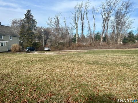 5 Ray Street New London CT 06320