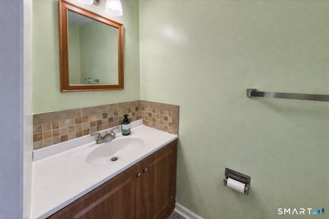 Tiny photo for 144 E Gate Lane #144, Hamden, CT 06514 (MLS # 24160692)