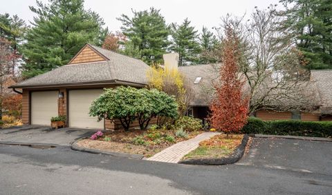 Condo For Sale - 34 Cary Lane #34<br/> Bloomfield, CT 06002