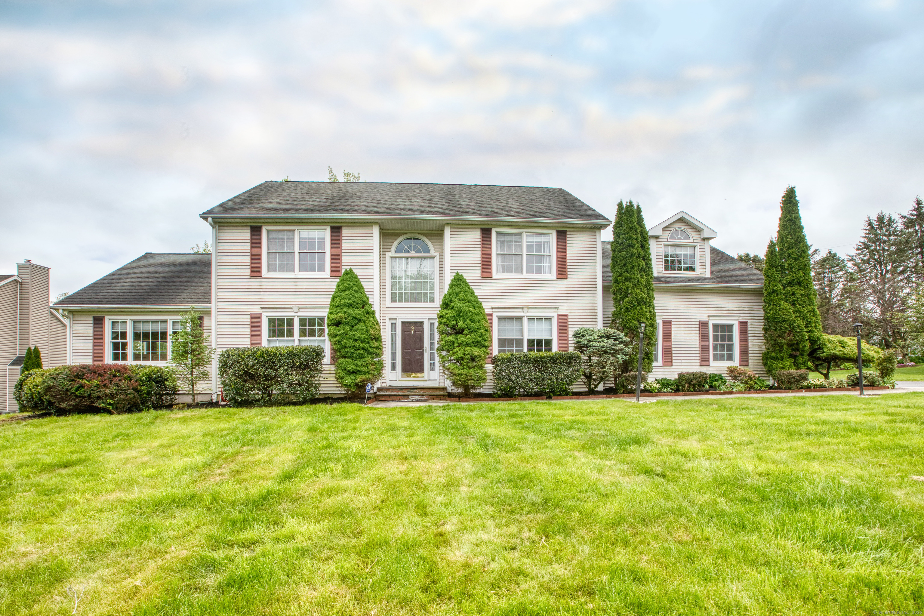 Rental Property at Mayflower Lane, Shelton, Connecticut - Bedrooms: 4 
Bathrooms: 3.5 
Rooms: 12  - $6,500 MO.