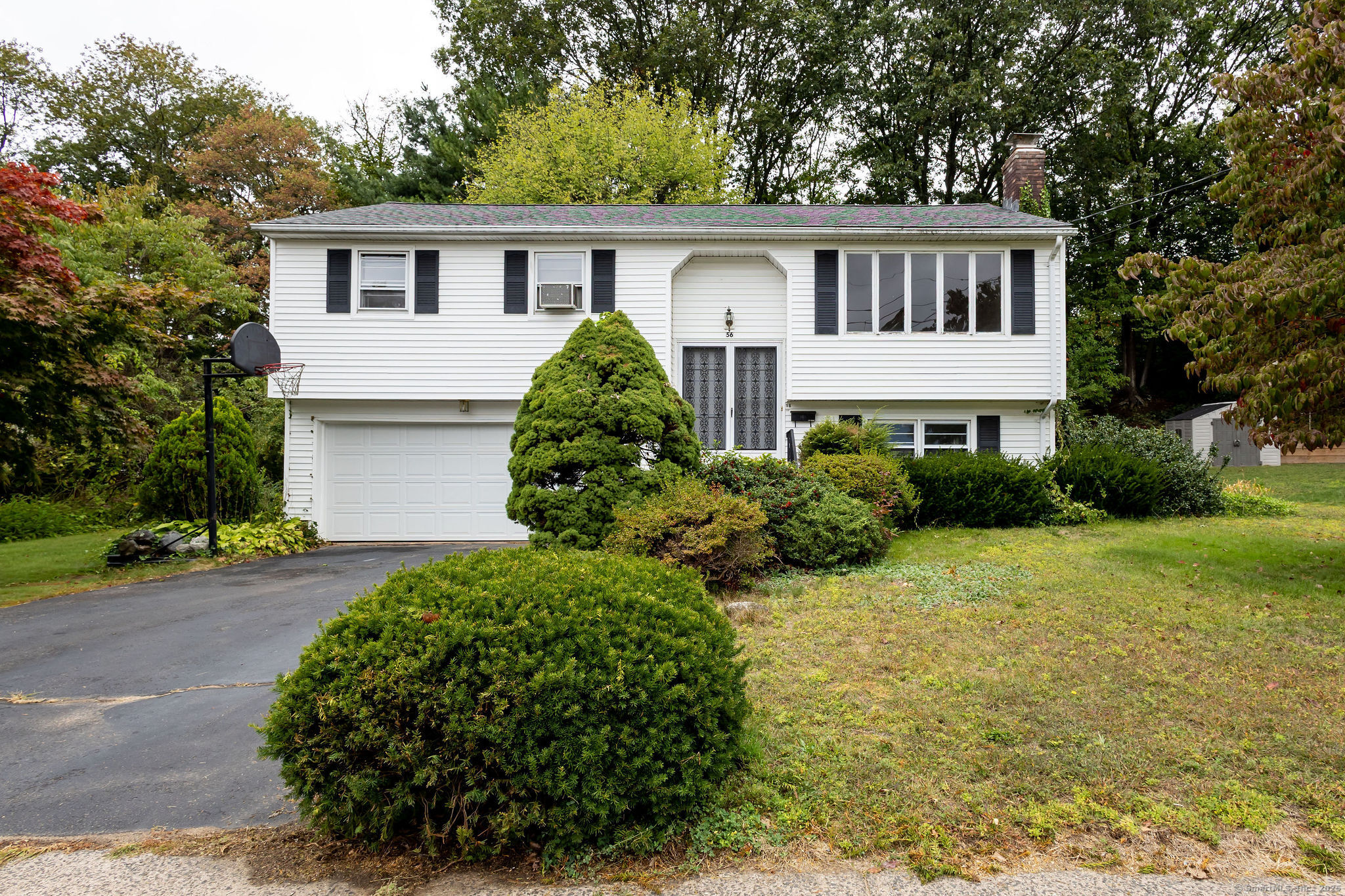 Bristol, Connecticut 06010, United States, 3 Bedrooms Bedrooms, ,2 BathroomsBathrooms,Residential,Active,217916