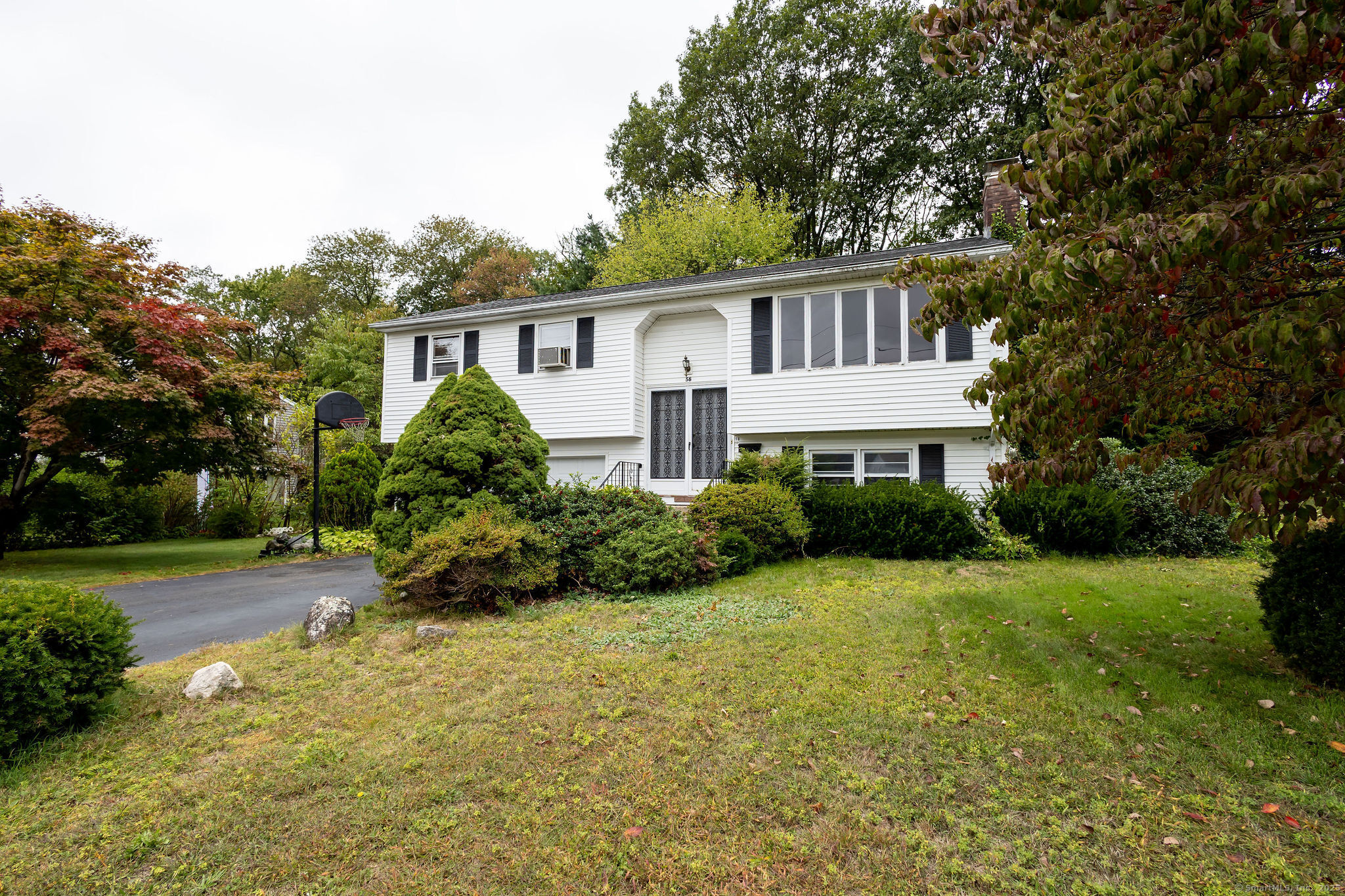 Bristol, Connecticut 06010, United States, 3 Bedrooms Bedrooms, ,2 BathroomsBathrooms,Residential,Active,217916