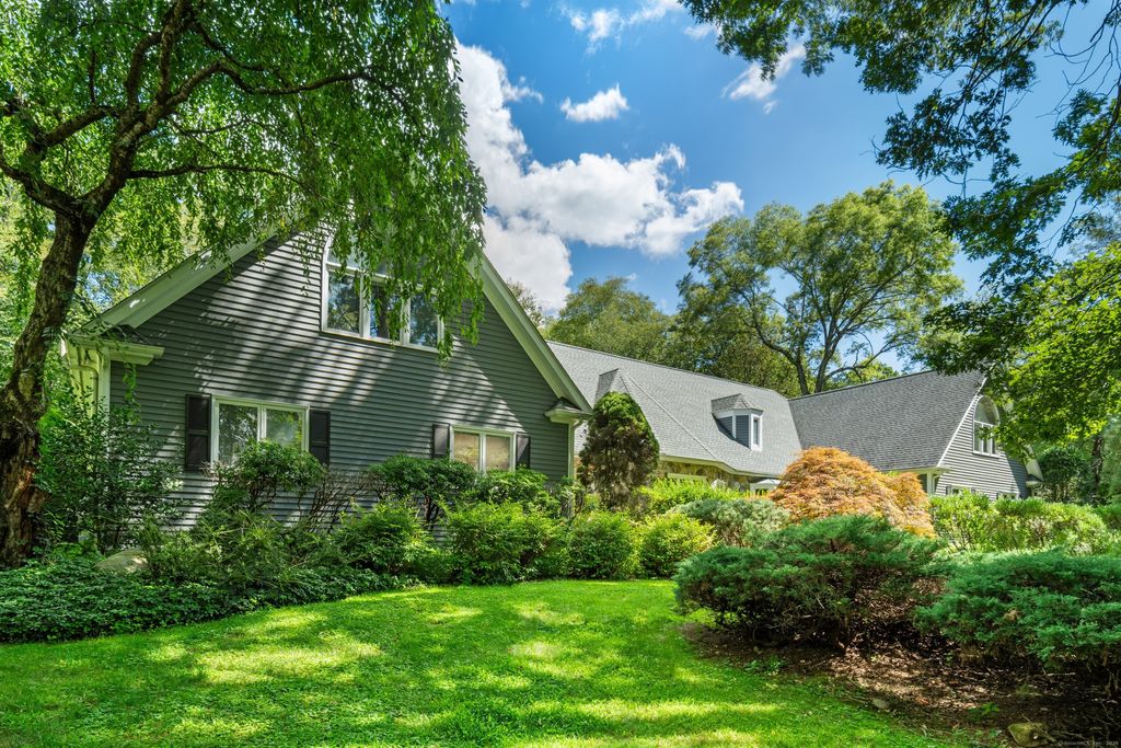 Photo of 212 Fence Row Drive, Fairfield, CT 06824 (MLS # 24124091)