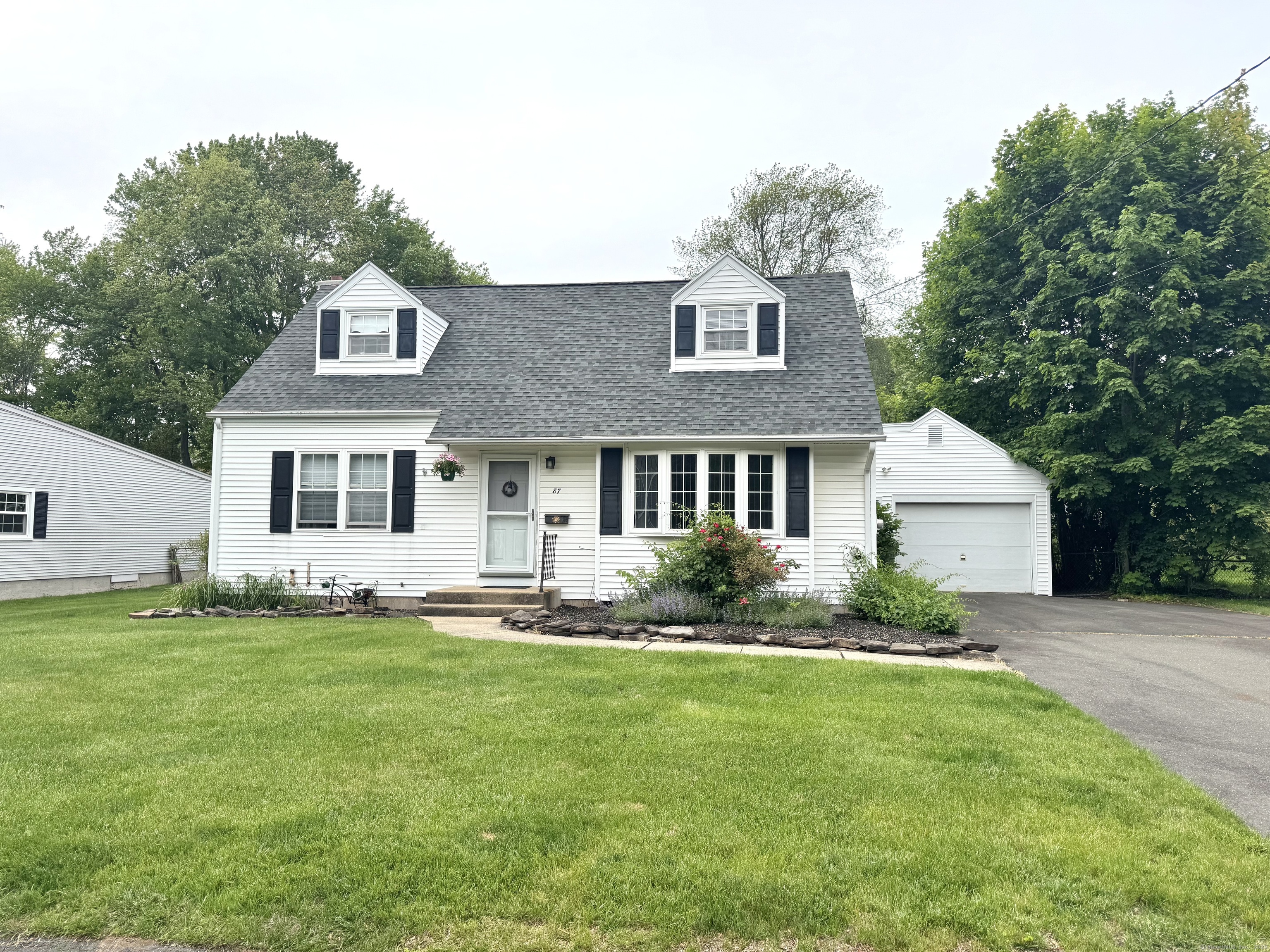 Milton Road, Bristol, Connecticut - 4 Bedrooms  
2 Bathrooms  
9 Rooms - 
