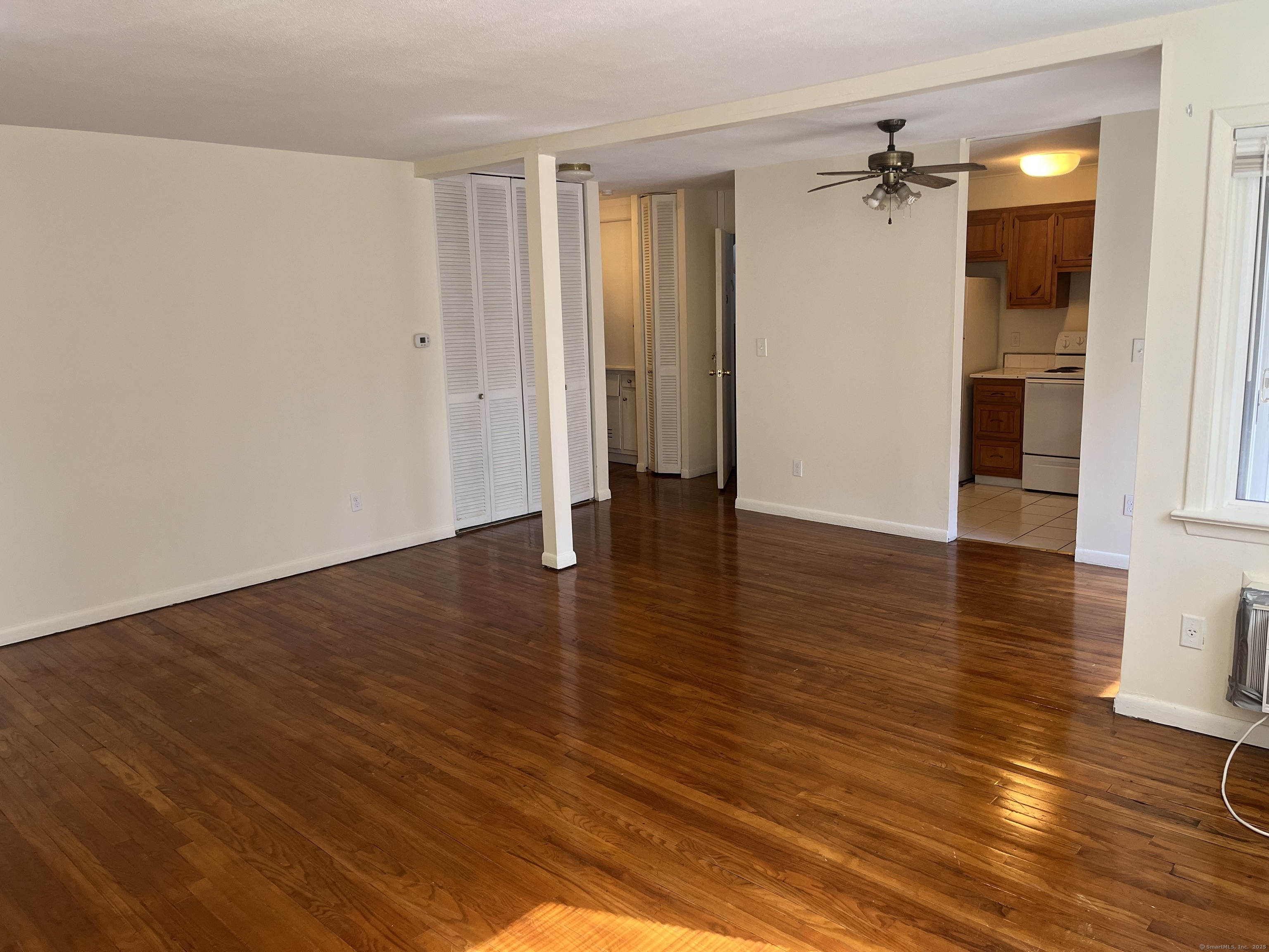 Fountain Street 496-A2, New Haven, Connecticut - 1 Bedrooms  
1 Bathrooms  
4 Rooms - 