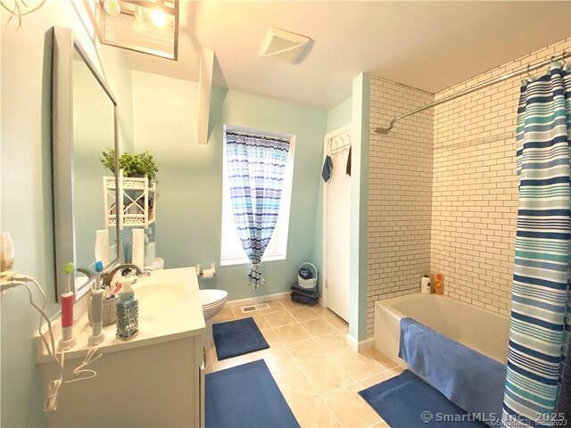 Middletown, Connecticut 06457, United States, 2 Bedrooms Bedrooms, ,2 BathroomsBathrooms,Residential,Active,194399