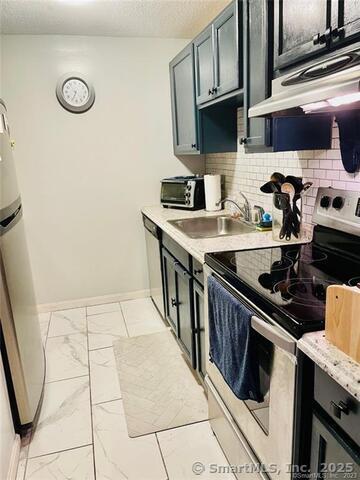 Middletown, Connecticut 06457, United States, 2 Bedrooms Bedrooms, ,2 BathroomsBathrooms,Residential,Active,194399