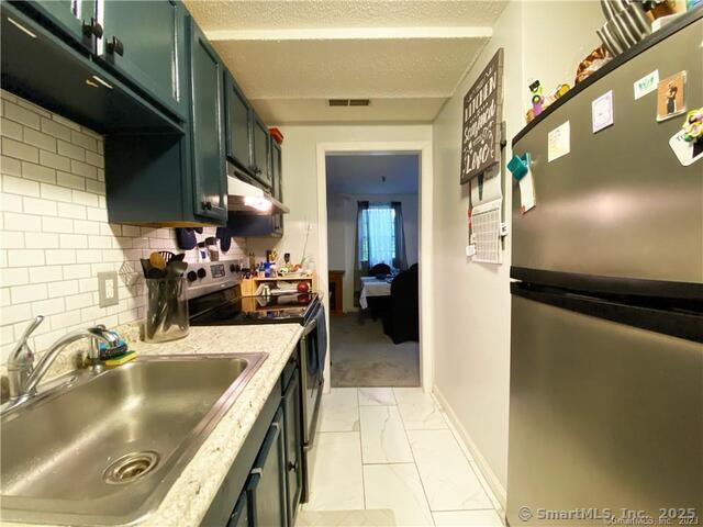 Middletown, Connecticut 06457, United States, 2 Bedrooms Bedrooms, ,2 BathroomsBathrooms,Residential,Active,194399