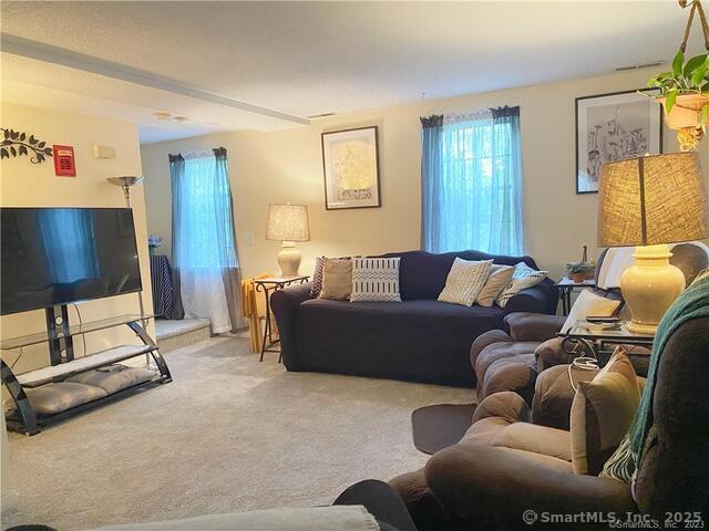 Middletown, Connecticut 06457, United States, 2 Bedrooms Bedrooms, ,2 BathroomsBathrooms,Residential,Active,194399