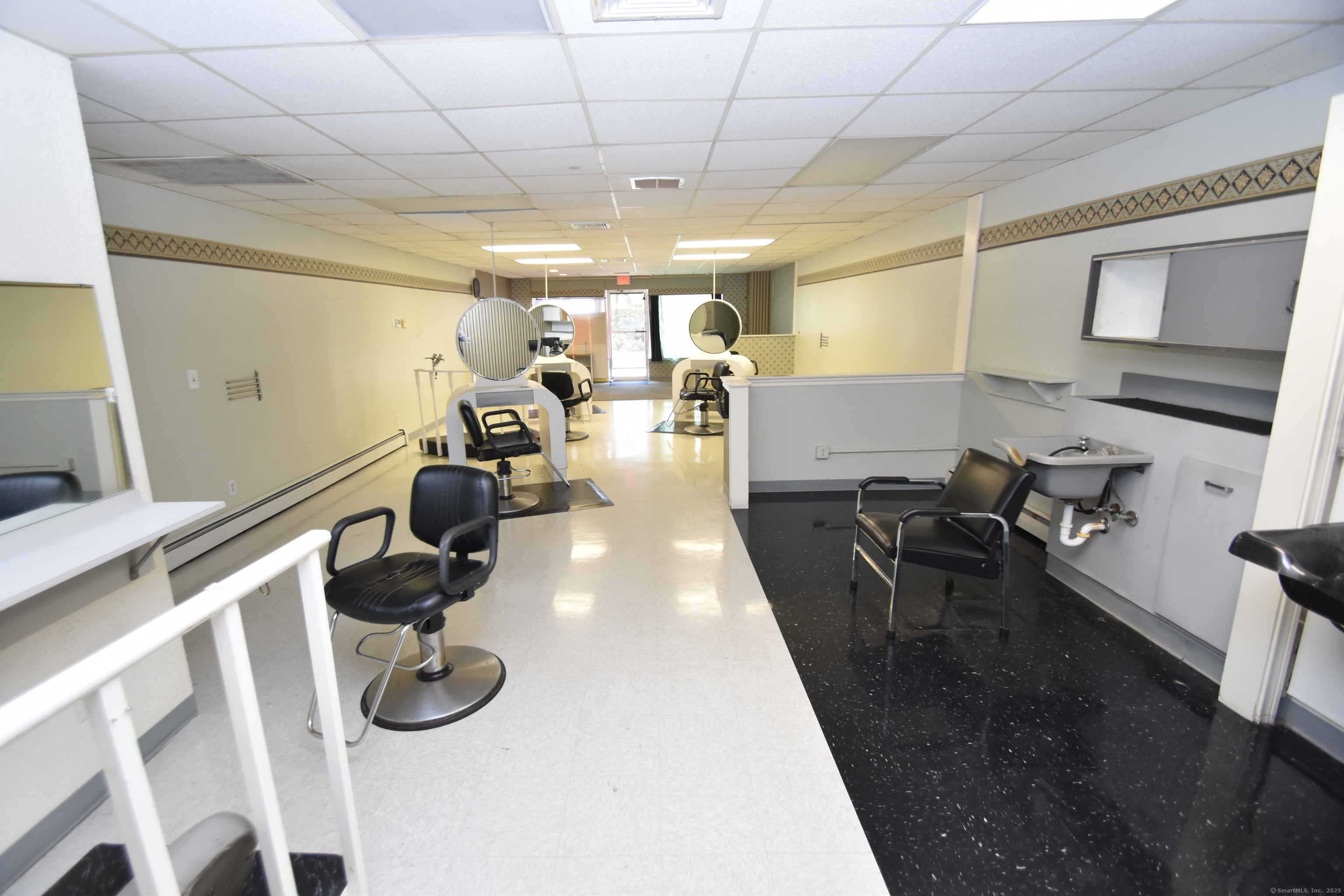 903 Hartford Turnpike