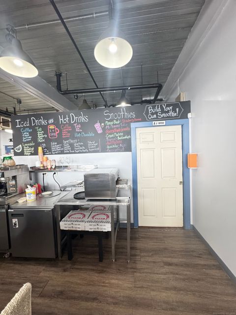Tiny photo for Madeira Cafe Fairfield Avenue #295, Bridgeport, CT 06604 (MLS # 24154389)