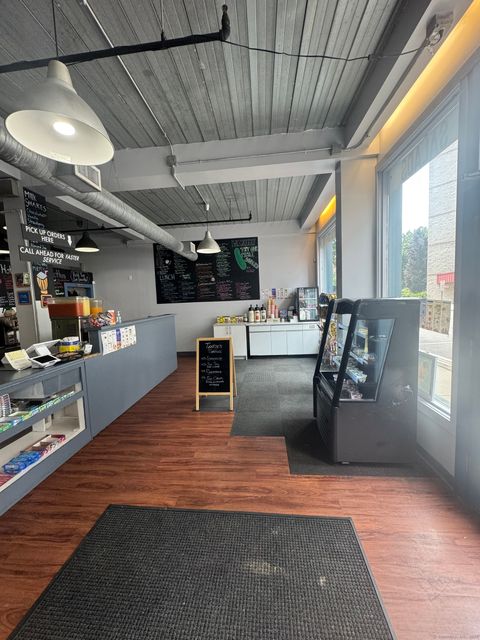Tiny photo for Madeira Cafe Fairfield Avenue #295, Bridgeport, CT 06604 (MLS # 24154389)