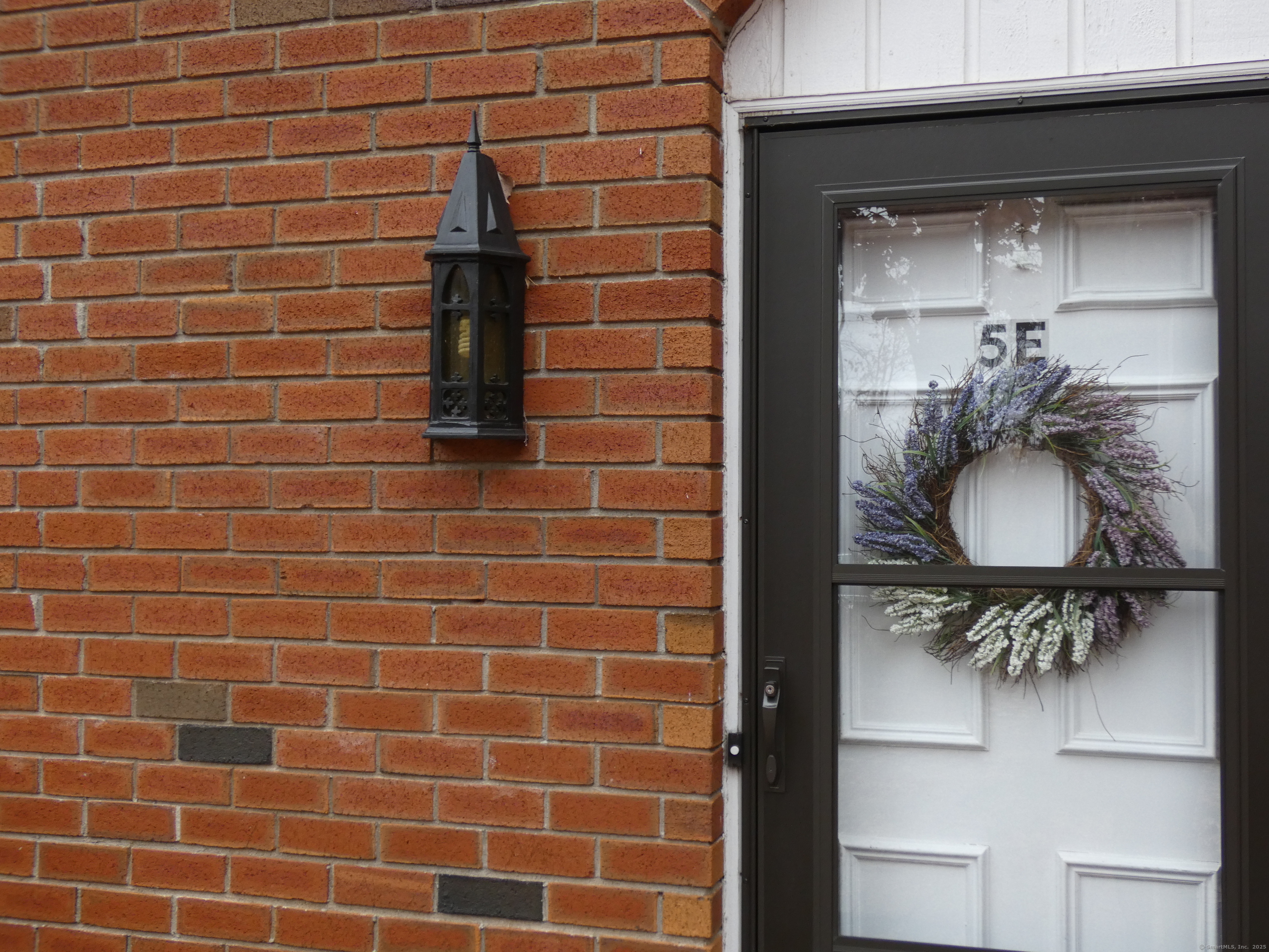 Rental Property at Darling Street 5E, Southington, Connecticut - Bedrooms: 2 
Bathrooms: 2 
Rooms: 5  - $2,000 MO.