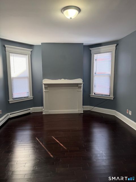 Photo of 94 Hungerford Street #2nd Floor, Hartford, CT 06106 (MLS # 24156348)