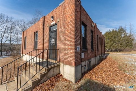 30 Harris Street Putnam CT 06260