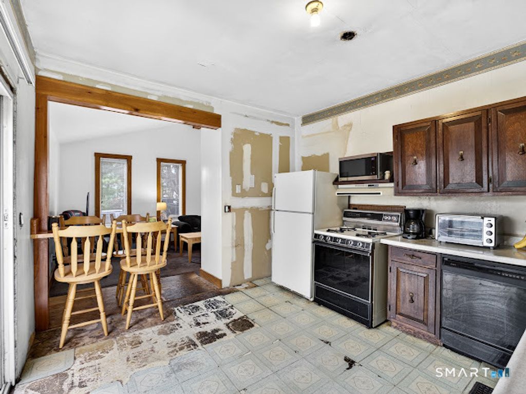 Photo of 4 Springdale Court, Norwalk, CT 06850 (MLS # 24163752)