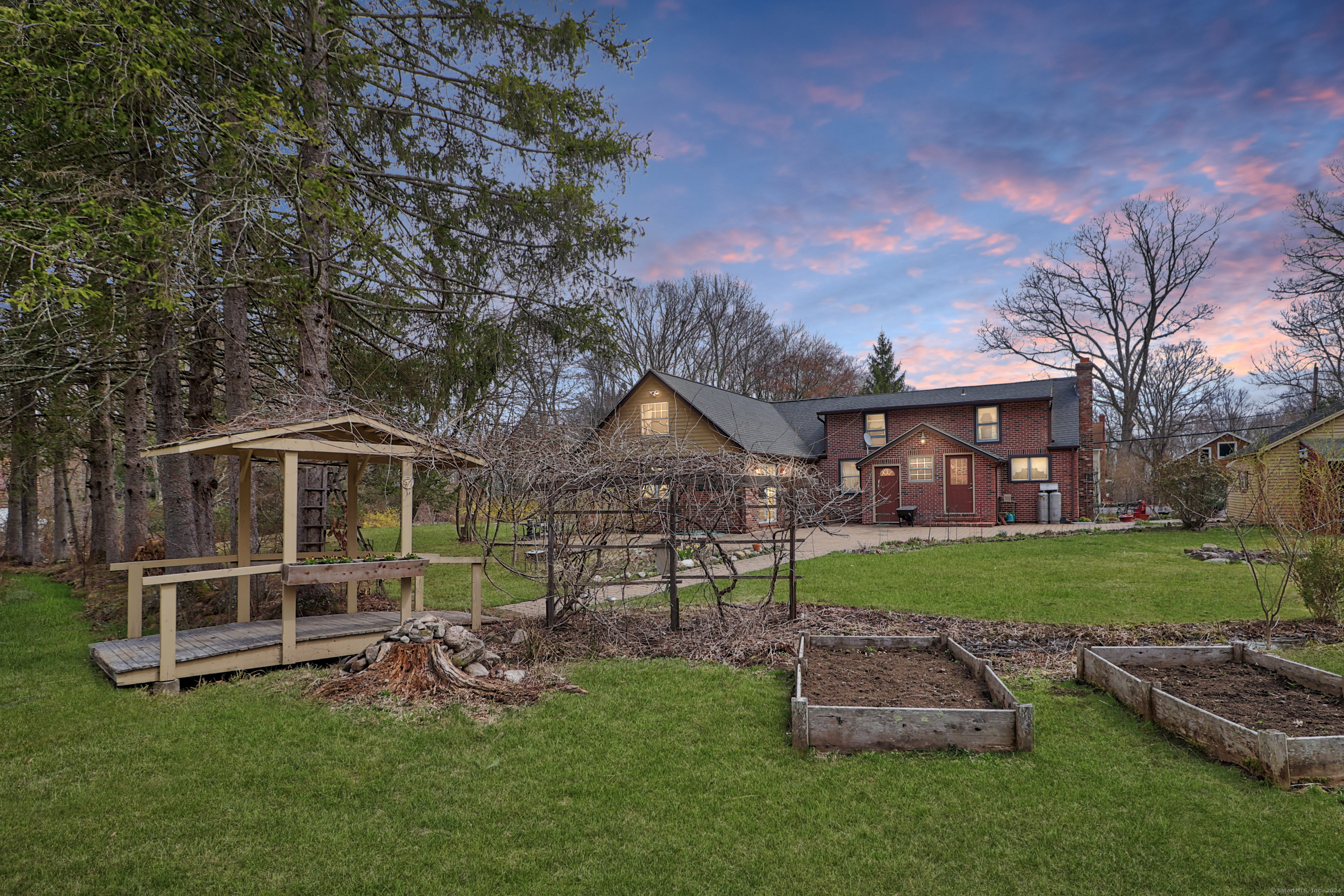 217 Turnbull Road, New Hartford, Connecticut image 3
