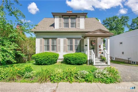 Photo of 324 Villa Avenue, Fairfield, CT 06825 (MLS # 24175111)