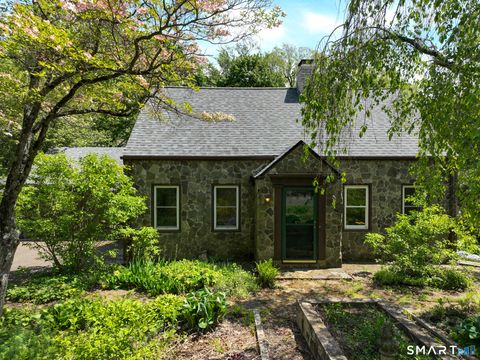 Photo of 895 Hartford Turnpike, Hamden, CT 06517 (MLS # 24175896)